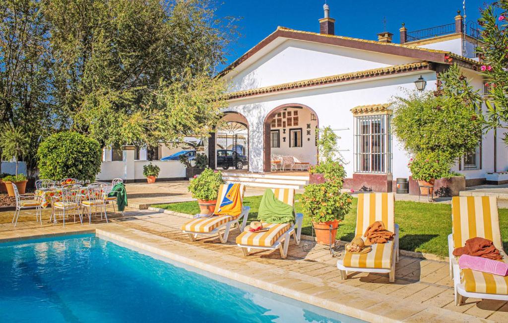 The swimming pool at or close to CASA RURAL LA FLORIDA, MORÓN de la FRONTERA