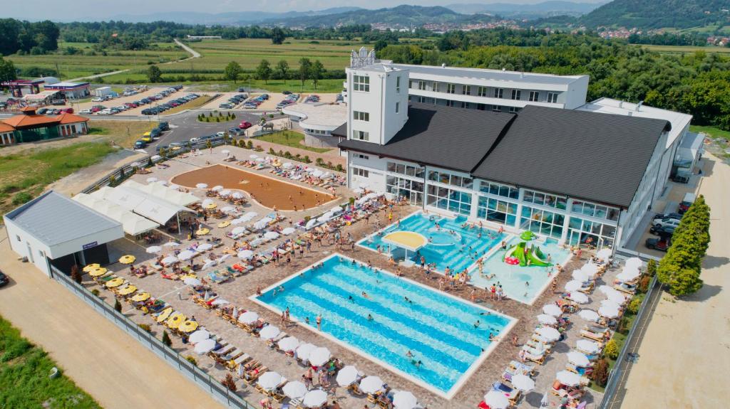 an aerial view of a hotel with a swimming pool at Hotel Terme Ozren in Bosansko Petrovo Selo