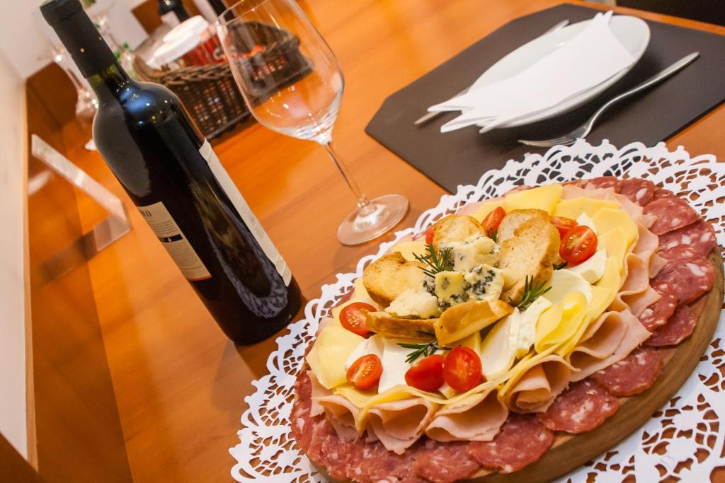  Leques Brasil Hotel Escola