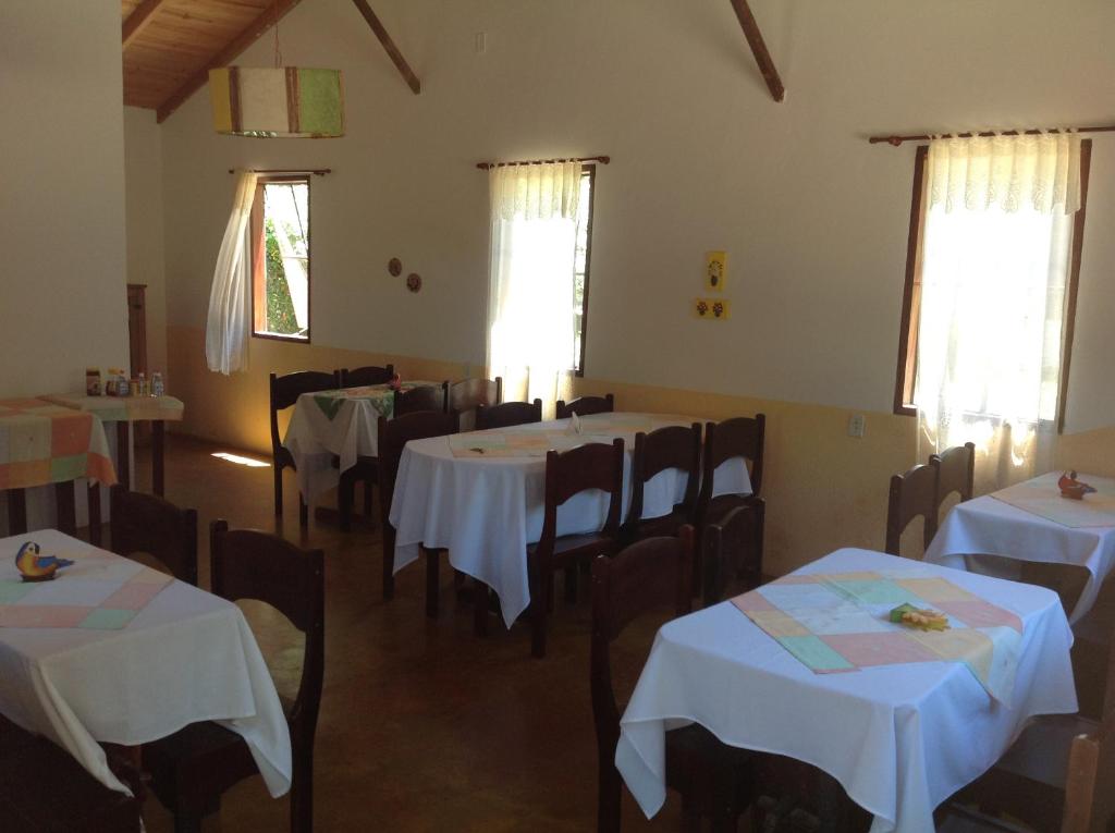 Restaurant ou autre lieu de restauration dans l'établissement Pousada Por do Sol