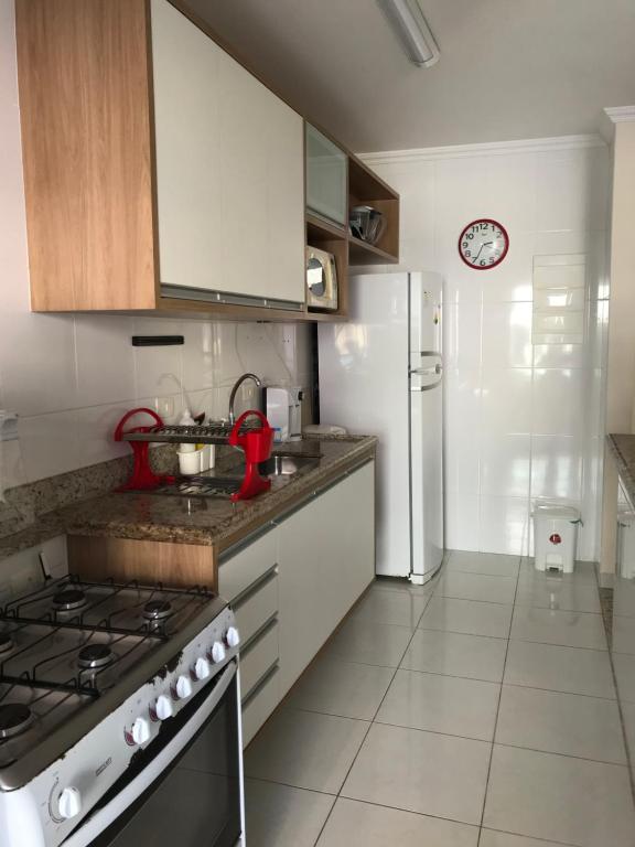  Excelente Apartamento a 100m da praia