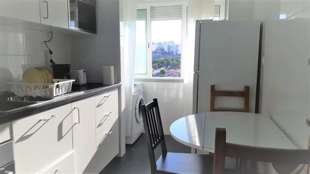 Comfortable Furnished Bedroom In Lisbon Central with Ac and Wifi, Amadora, Portugal