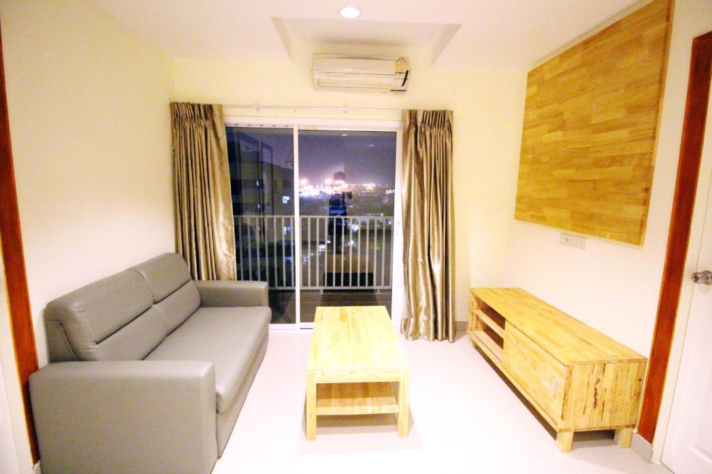 Lee Place Phatthanakan Condo - Two-Bedroom Suite