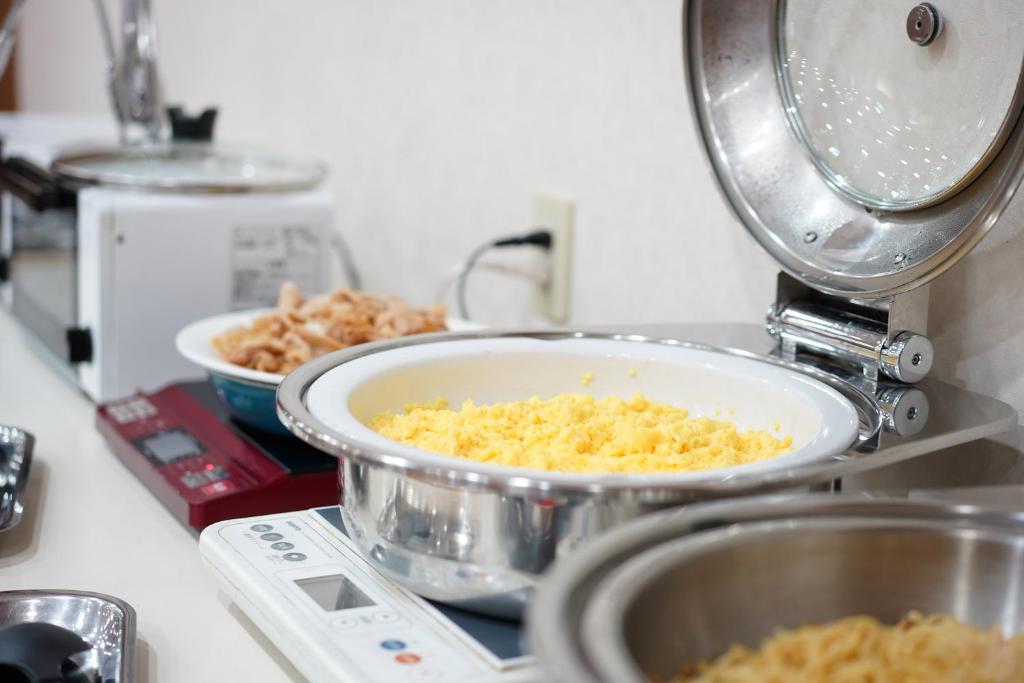 ホテルの敷地内または近くでの食事または食べ物