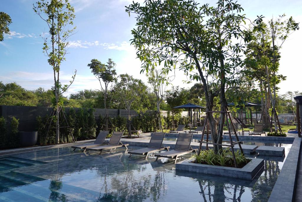 Bazén v ubytování Seamira House Huahin nebo v jeho okolí
