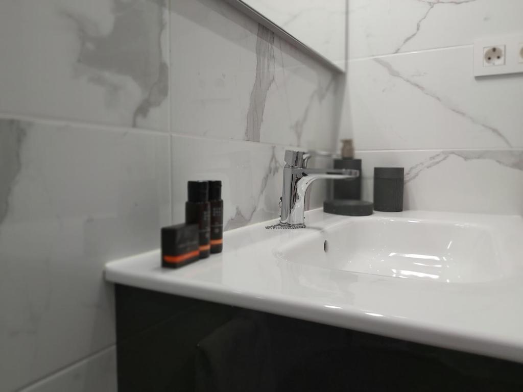 Zdjęcie z galerii obiektu Del Parque Flats Flores Premium w Maladze