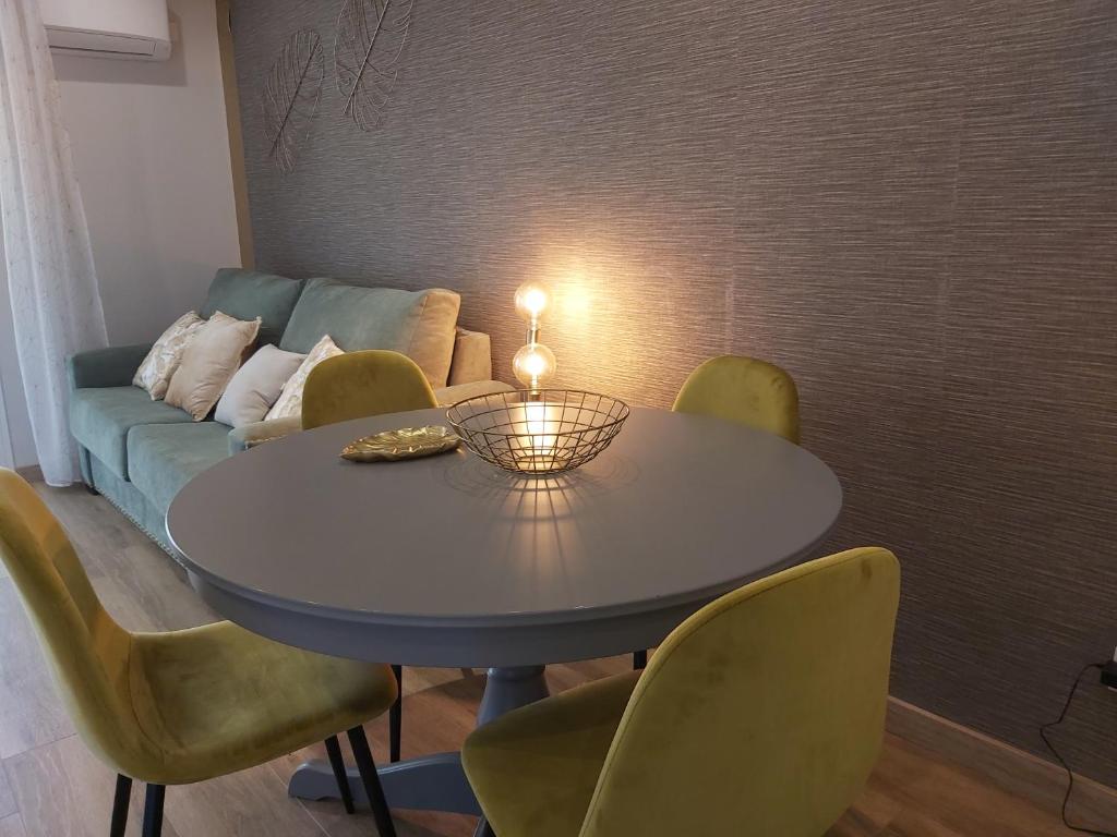 Część wypoczynkowa w obiekcie Del Parque Flats Flores Premium