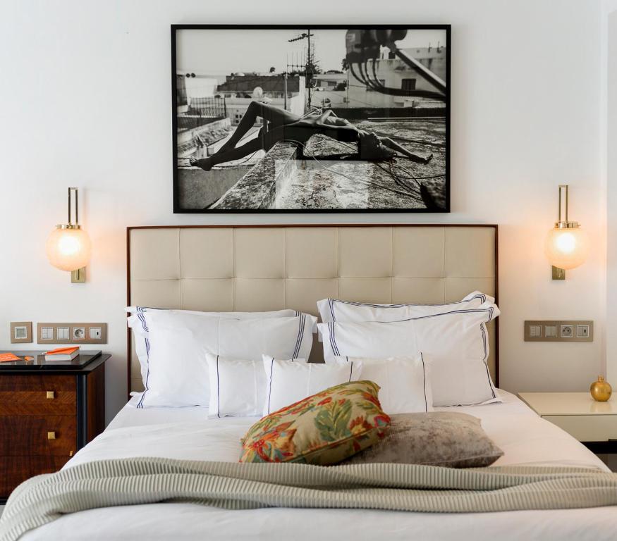 Voodi või voodid majutusasutuse Maison Dedine- SmallLuxuryHotels -Adults Only toas