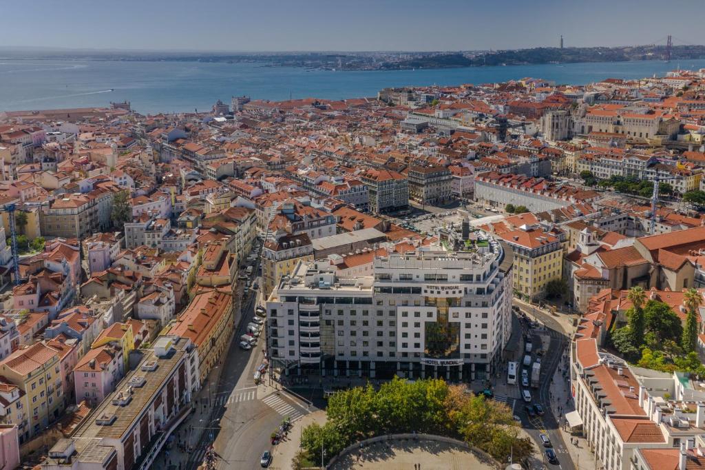 Ein allgemeiner Blick auf Lissabon oder ein Stadtblick von des Hotels aus