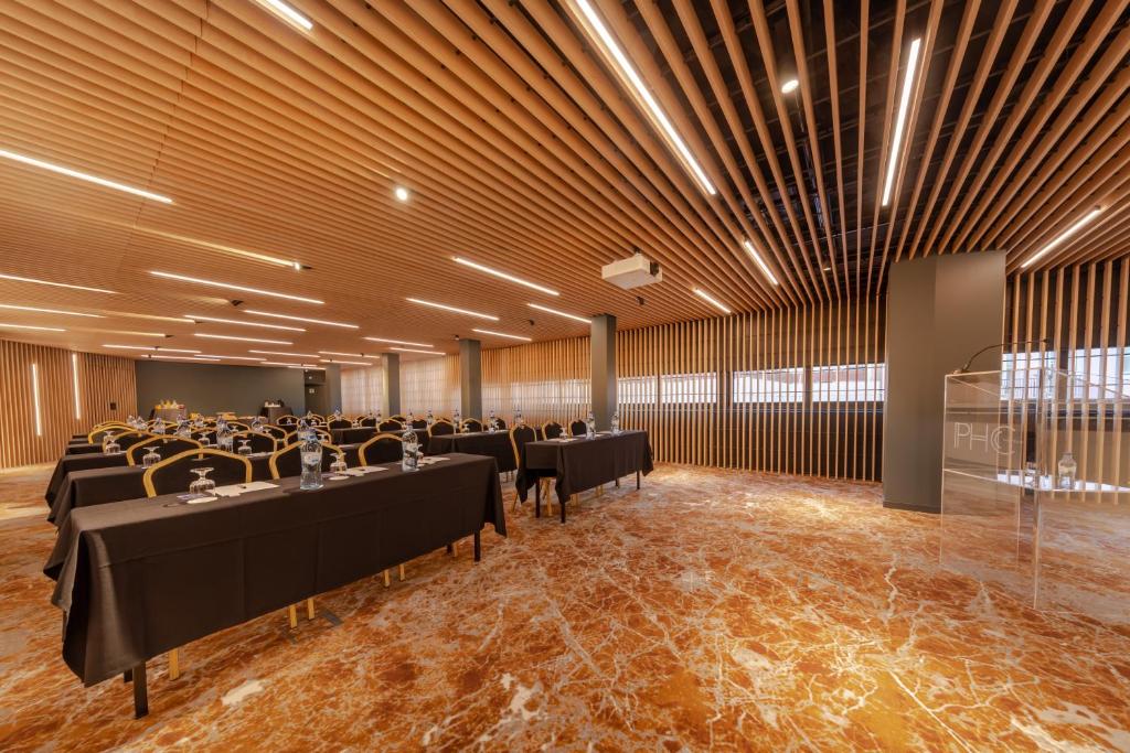 Der Geschäftsbereich oder Konferenzraum in der Unterkunft Hotel Mundial