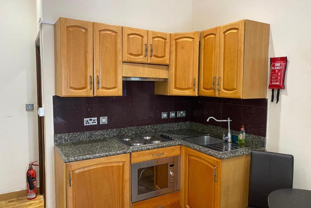 3rd Flr Studio for 2 Near Hyde Park-R16-Building32