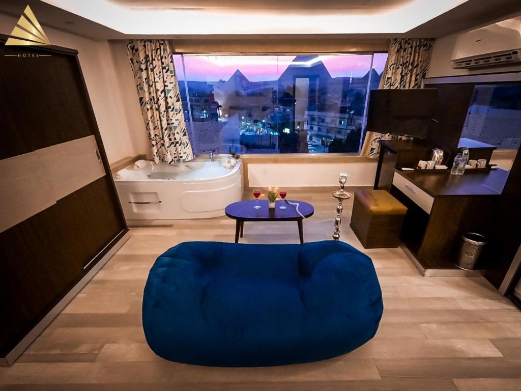 Nespecifikovaný výhled na hory nebo výhled na hory při pohledu z hotelu