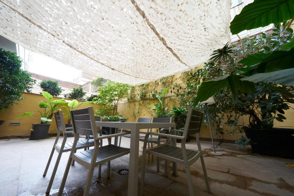 Bonavista Apartments - Passeig de Gracia - Premier Two-Bedroom Apartment