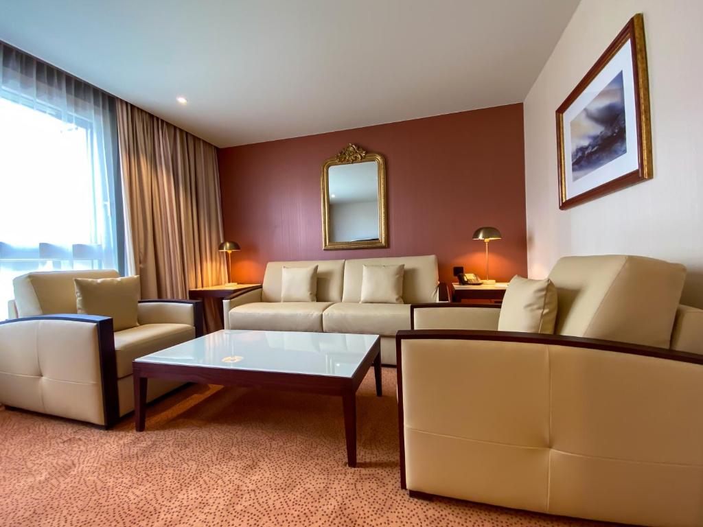Nash Airport Hotel - Resim 15