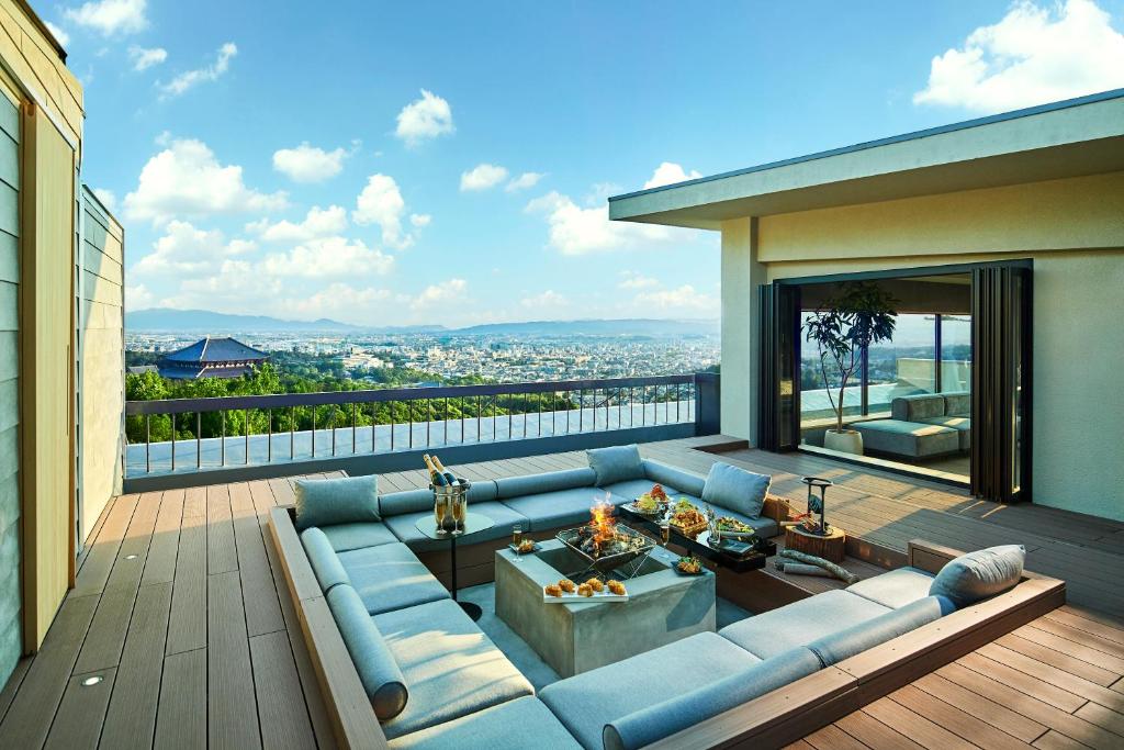 Posezení v ubytování ANDO HOTEL NARA Wakakusayama -DLIGHT LIFE & HOTELS-