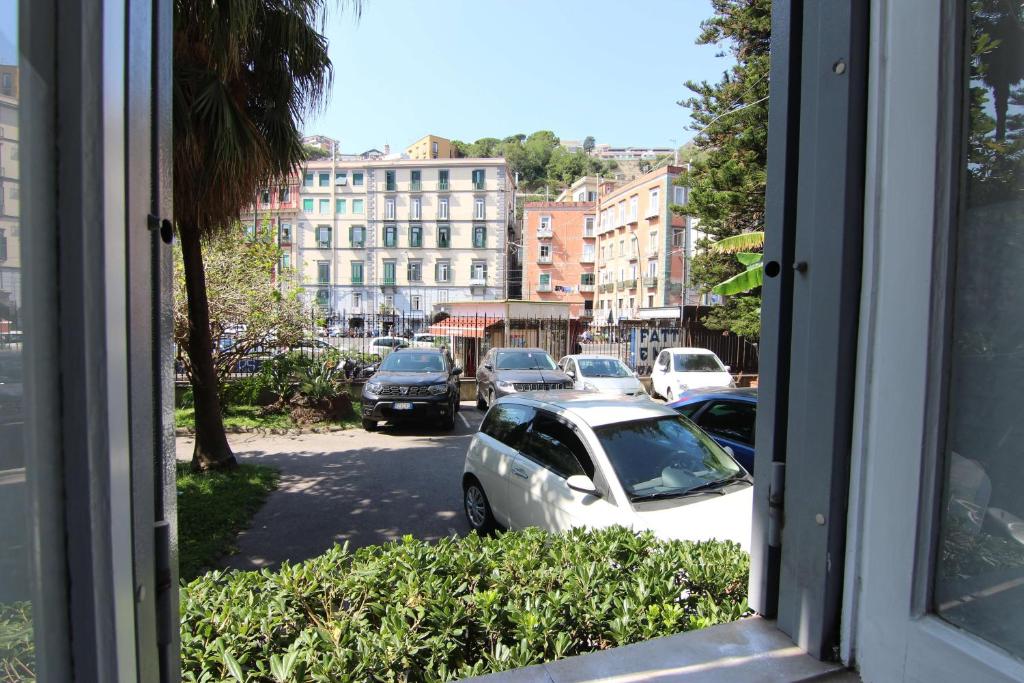 The surrounding neighborhood or a neighborhood close to the homestay