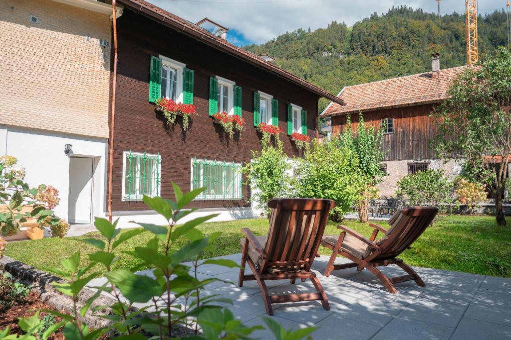 Zahrada ubytování ALP APARTMENTS centre location with traditional design and self check-in