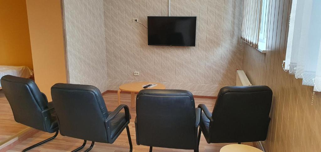 TV a/nebo společenská místnost v ubytování Männiku JK