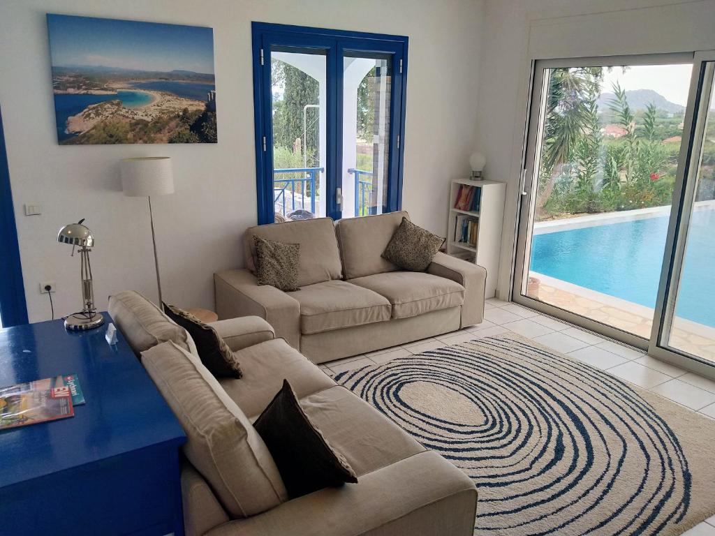 The swimming pool at or close to Villa Andrea