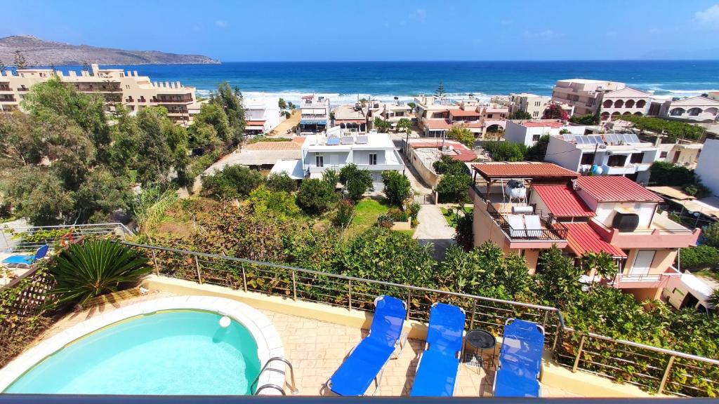 Basen w obiekcie Blue Villas lub w pobliżu