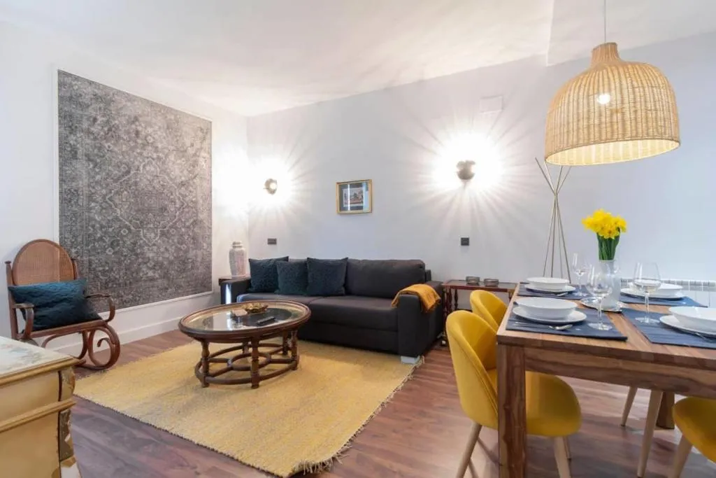 Bright & Cosy One Bedroom Apt in the heart of Madrid, Madrid, Spania