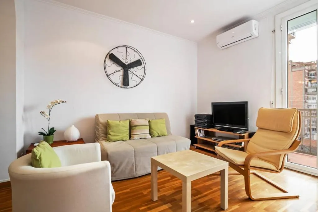 Beautiful 2 Bed Apt with a view of Sagrada Família, Barcelona, Spain