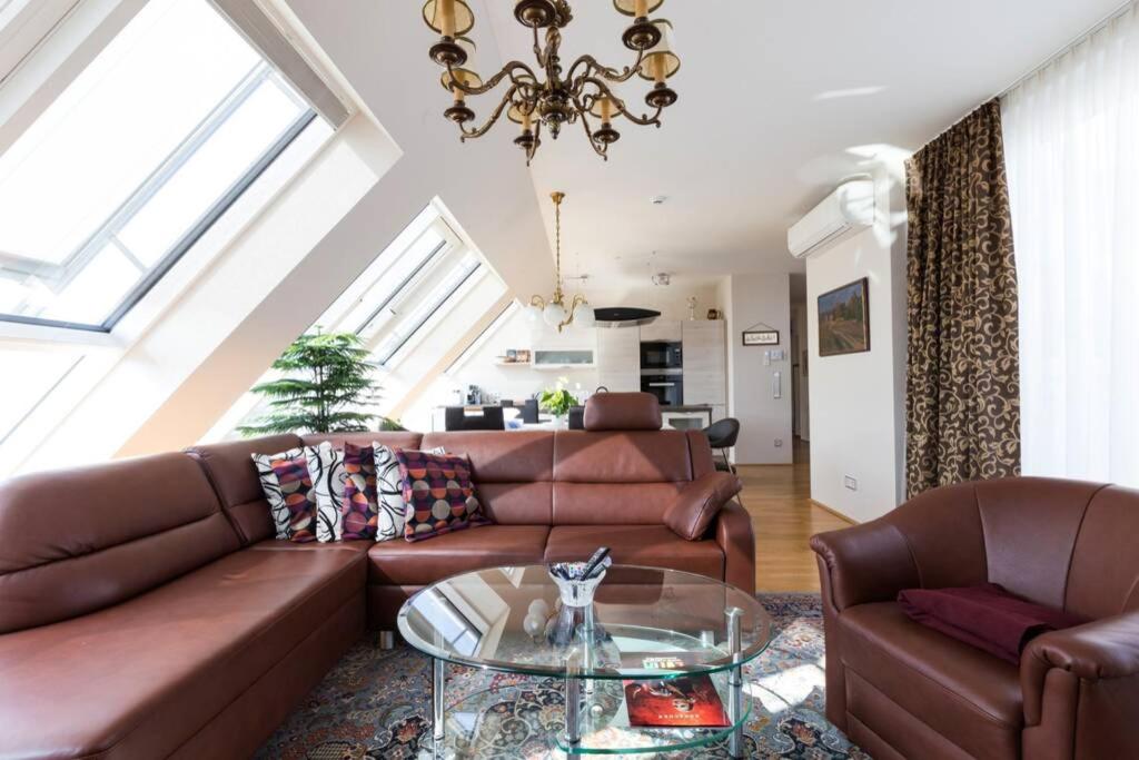 Część wypoczynkowa w obiekcie Großes Penthouse #12 mit Terrasse und Aussicht