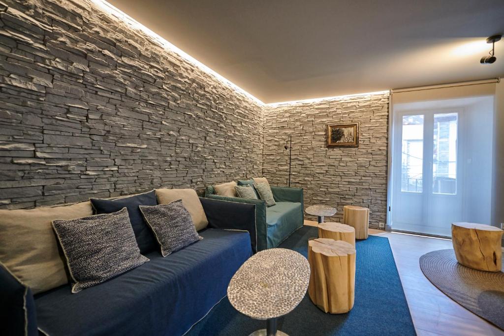 reservar en Hostal Lola