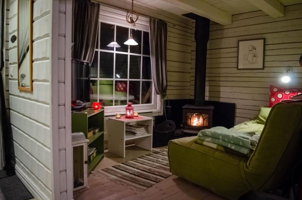 Posezení v ubytování Hugsnäset Semesterstugor och Fiske