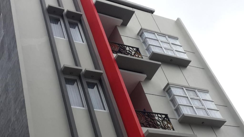 Edificio en el que se encuentra el hostal o pensión