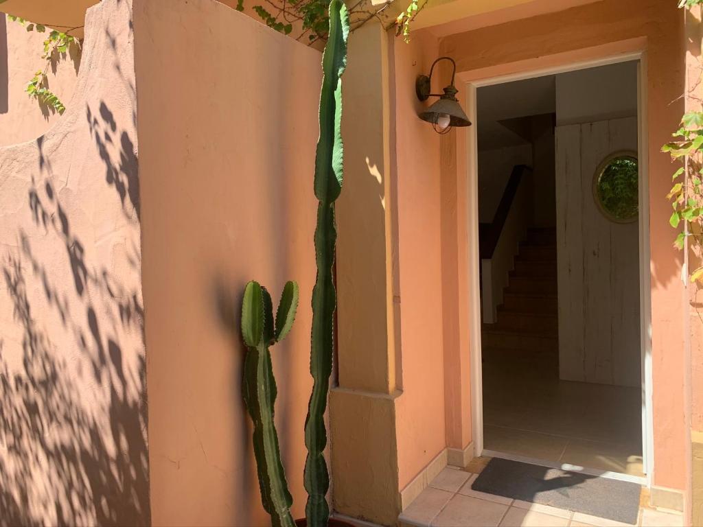 Zdjęcie z galerii obiektu CASA 4 HABITACIONES CON JARDIN 10 Pax w mieście Zahara de los Atunes