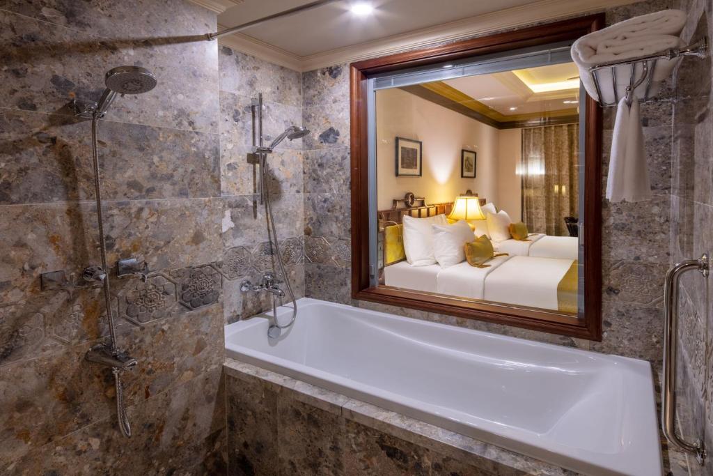 Silk Path Grand Hue Hotel - 7