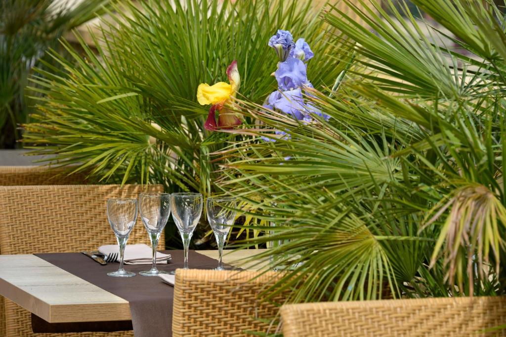 Nápoje v ubytování Logis Hôtel & Restaurant Le Pardaillan