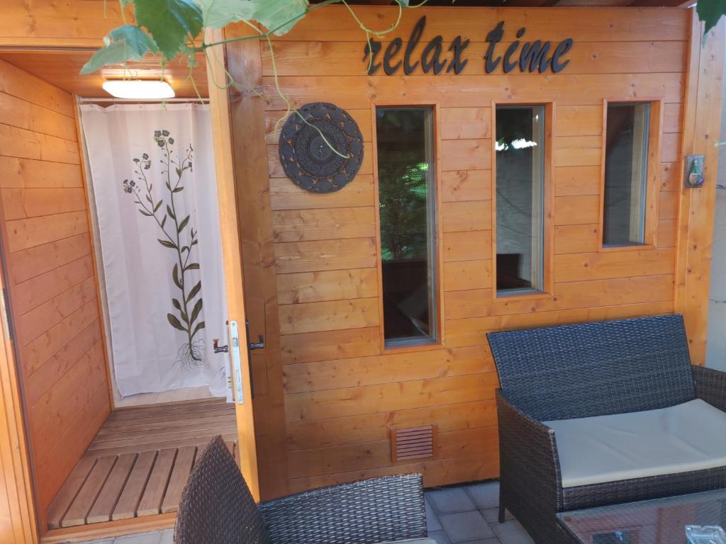 Posedenie v ubytovaní Pension Nest - Family Apartman