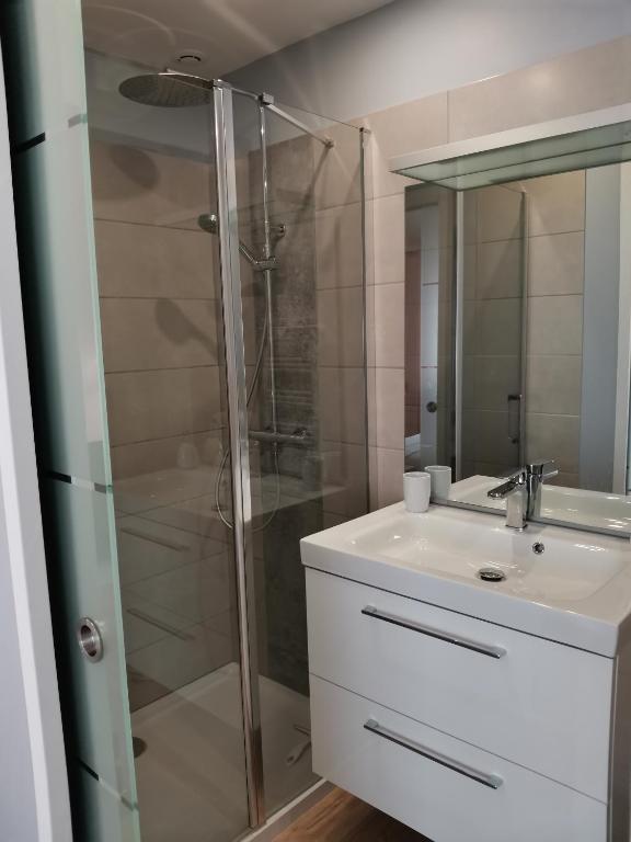 Au Bouchon Champenois - Double Room With Private Bathroom