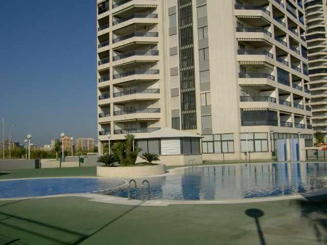 Espacioi 17 primera linea con piscina, Alicante – Harga ...