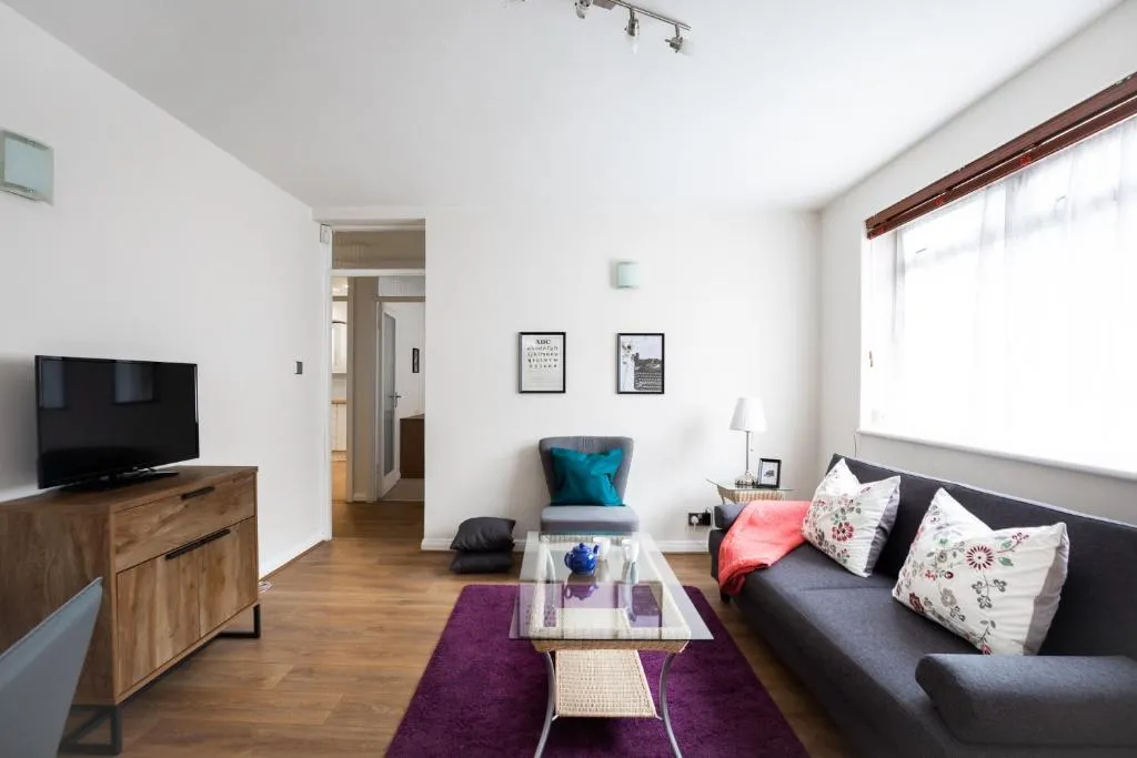 Lovely 1 Bedroom Flat in London’s Beautiful West Hampstead, Londra, Marea Britanie