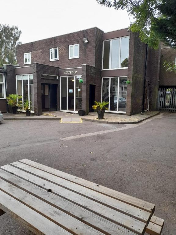 The Avenue Club and Lodge - Resim 1