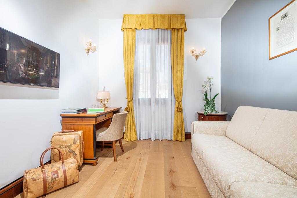 Posezení v ubytování All’Angelo Art Hotel