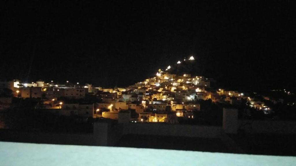 Γενική άποψη της πόλης Ίος ή θέα της πόλης από  αυτό το διαμέρισμα