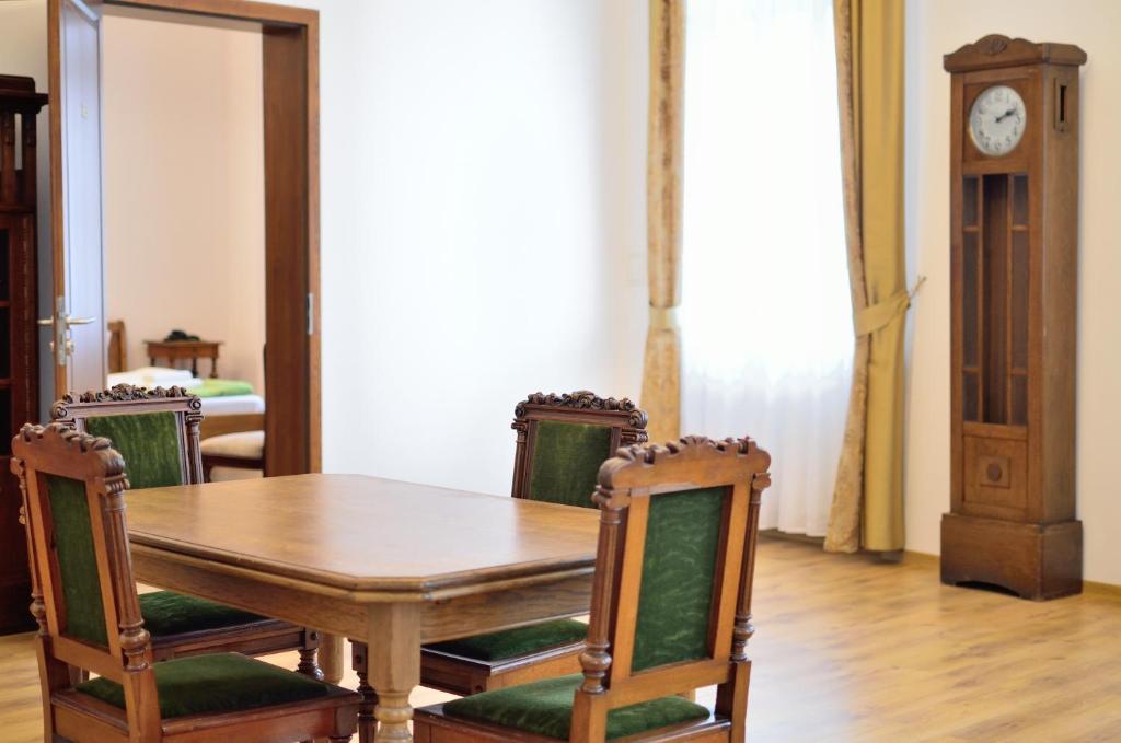 Posezení v ubytování WenderEDU Business Center