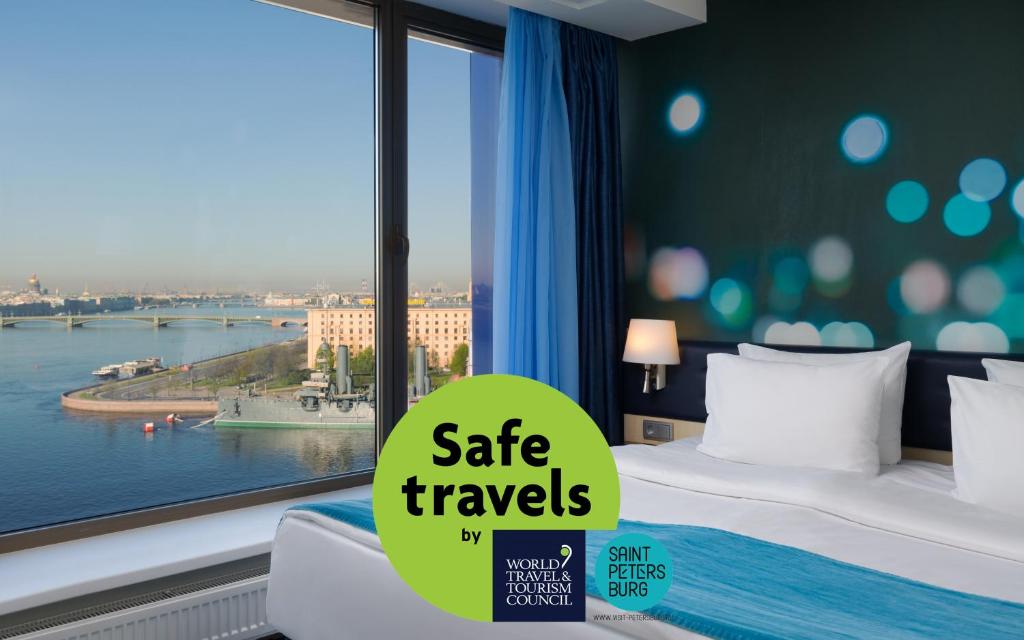 Әдемі кеудесі бар қыздармен жыныстық қатынас