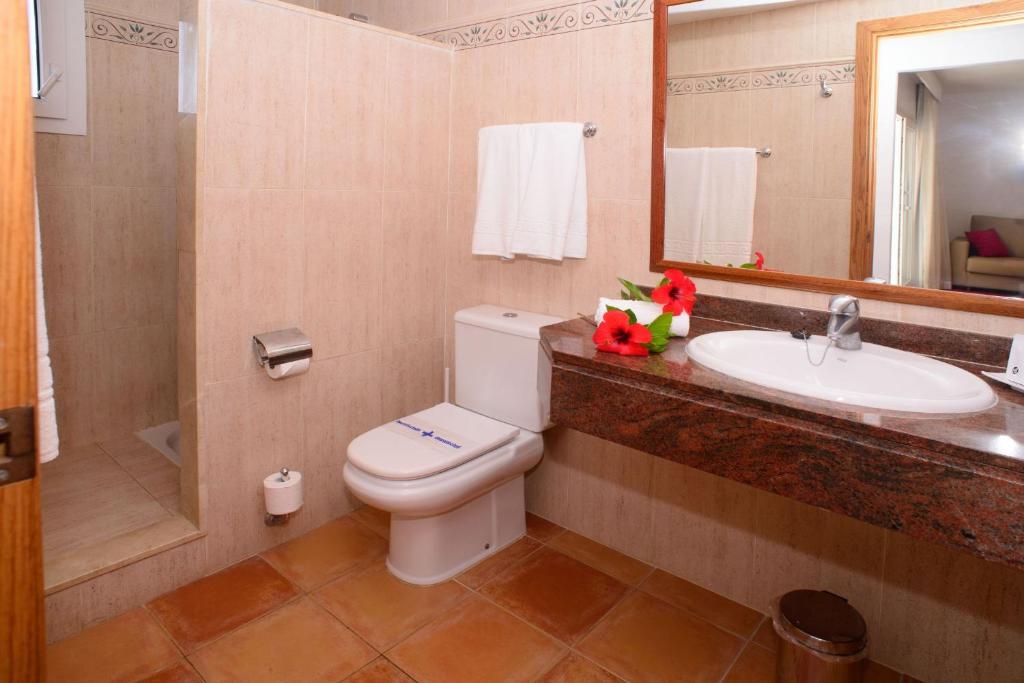 Cala Llenya Resort Ibiza photo