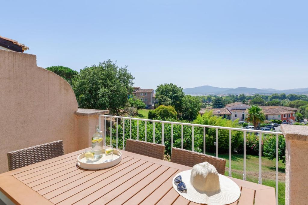 Balkón nebo terasa v ubytování Résidence Pierre & Vacances Les Parcs de Grimaud