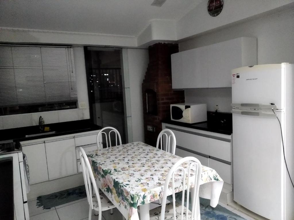  Apartamento cobertura duplex temporada no Guarujá/SP