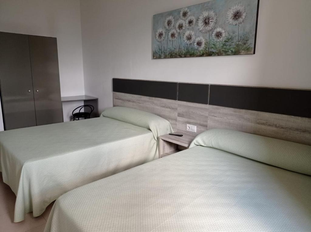 Foto dalla galleria di Hostal Brin a Monreal del Campo