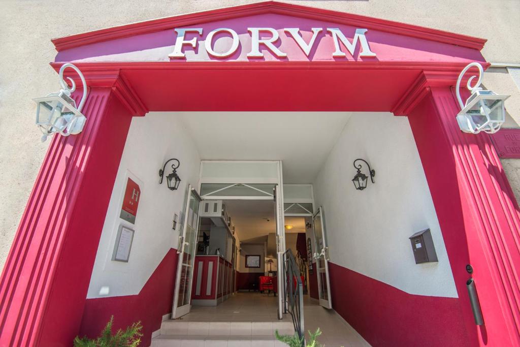 Exteriér nebo vchod ubytování Hotel du Forum