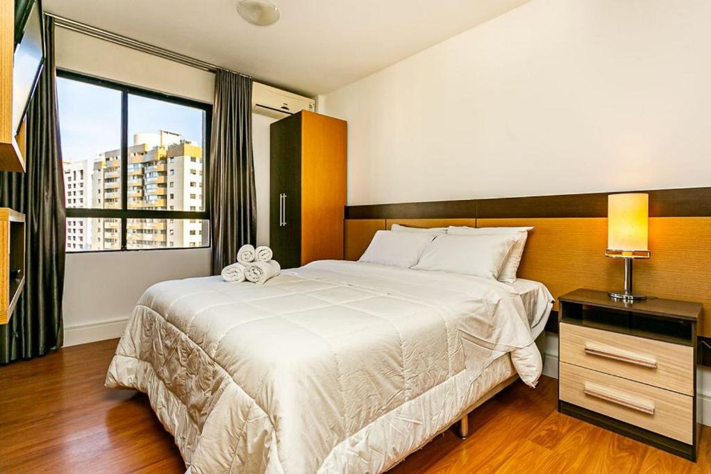  Apartamento em condomínio com infraestrutura completa e vista para ponte CA16