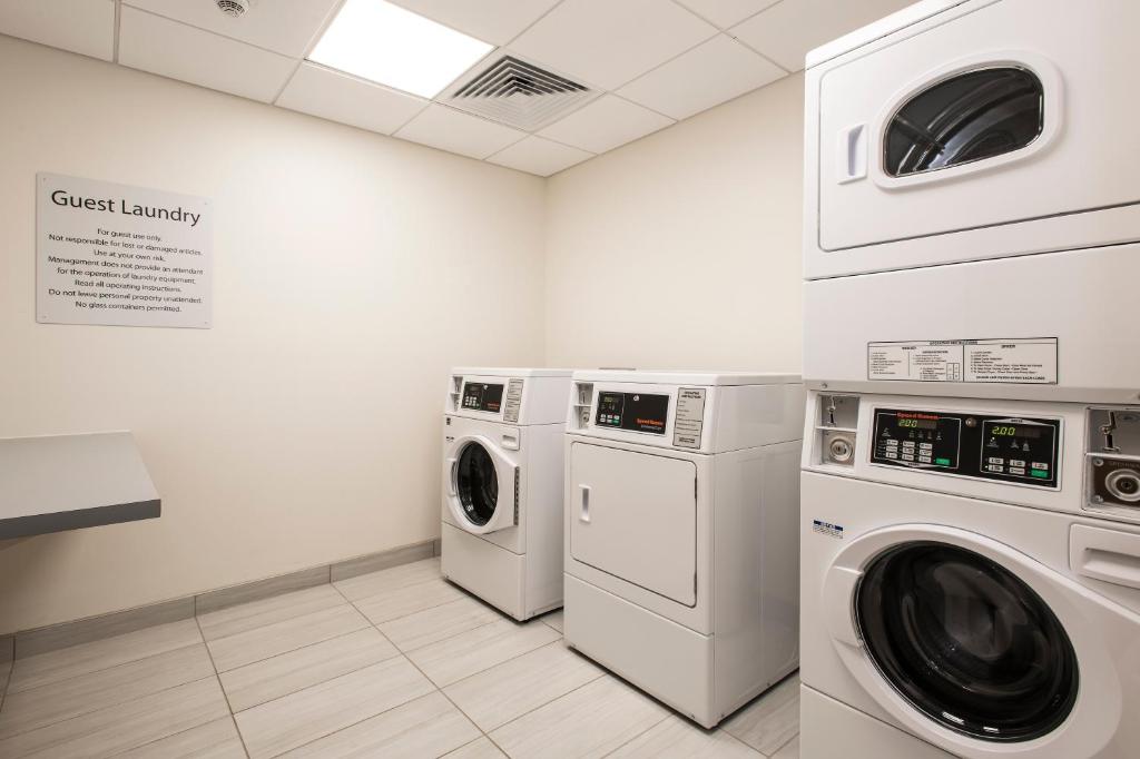 Holiday Inn Express & Suites - Phoenix North - Happy Valley by IHG photo