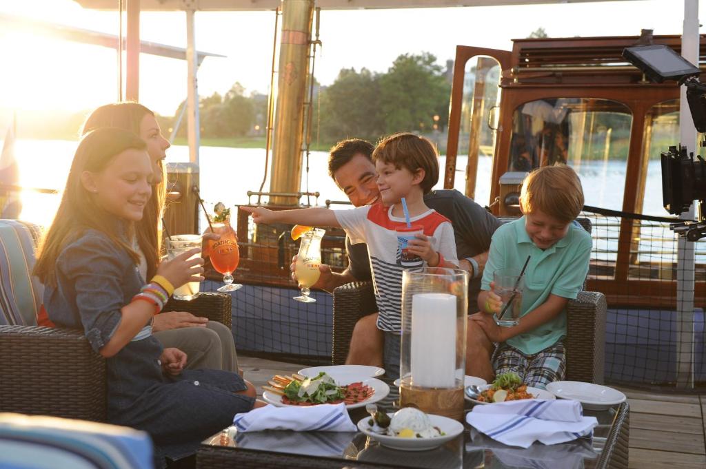 Holiday Inn Orlando – Disney Springs® Area by IHG photo